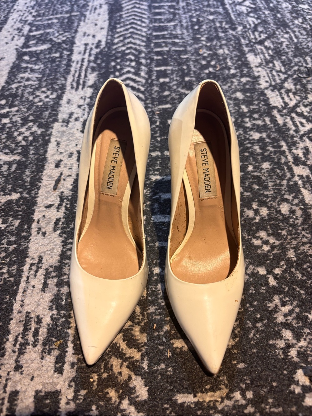 Steve Madden Cream Pointed-Toe Leather Pumps